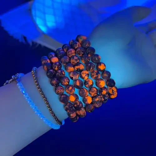 Natural Yooperlite Stone Bracelet UV Reactive Flame Gemstone Stretch Jewelry