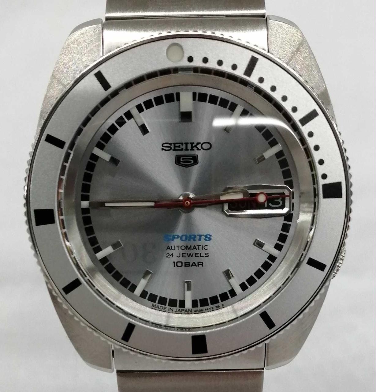 SEIKO Automatic Wristwatch Model 4R36 16CO