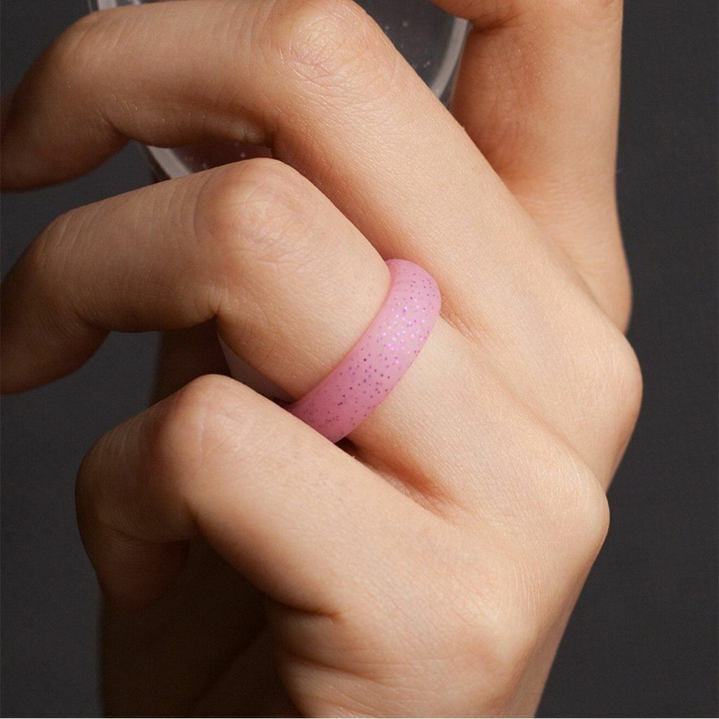 7pcs Flexible Silicone Wedding Ring Womens Engagement Sport Rubber Band Size 5-9