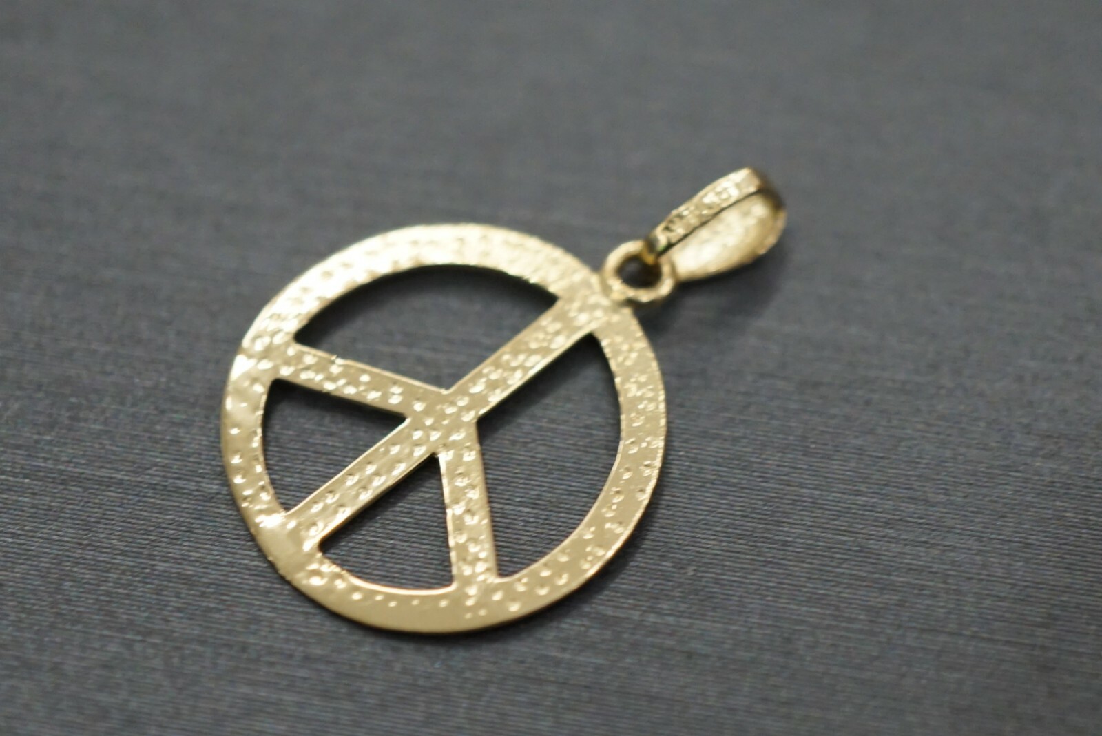 14K Solid Yellow Gold Polished 0.75″ Small Peace Sign Charm Pendant.