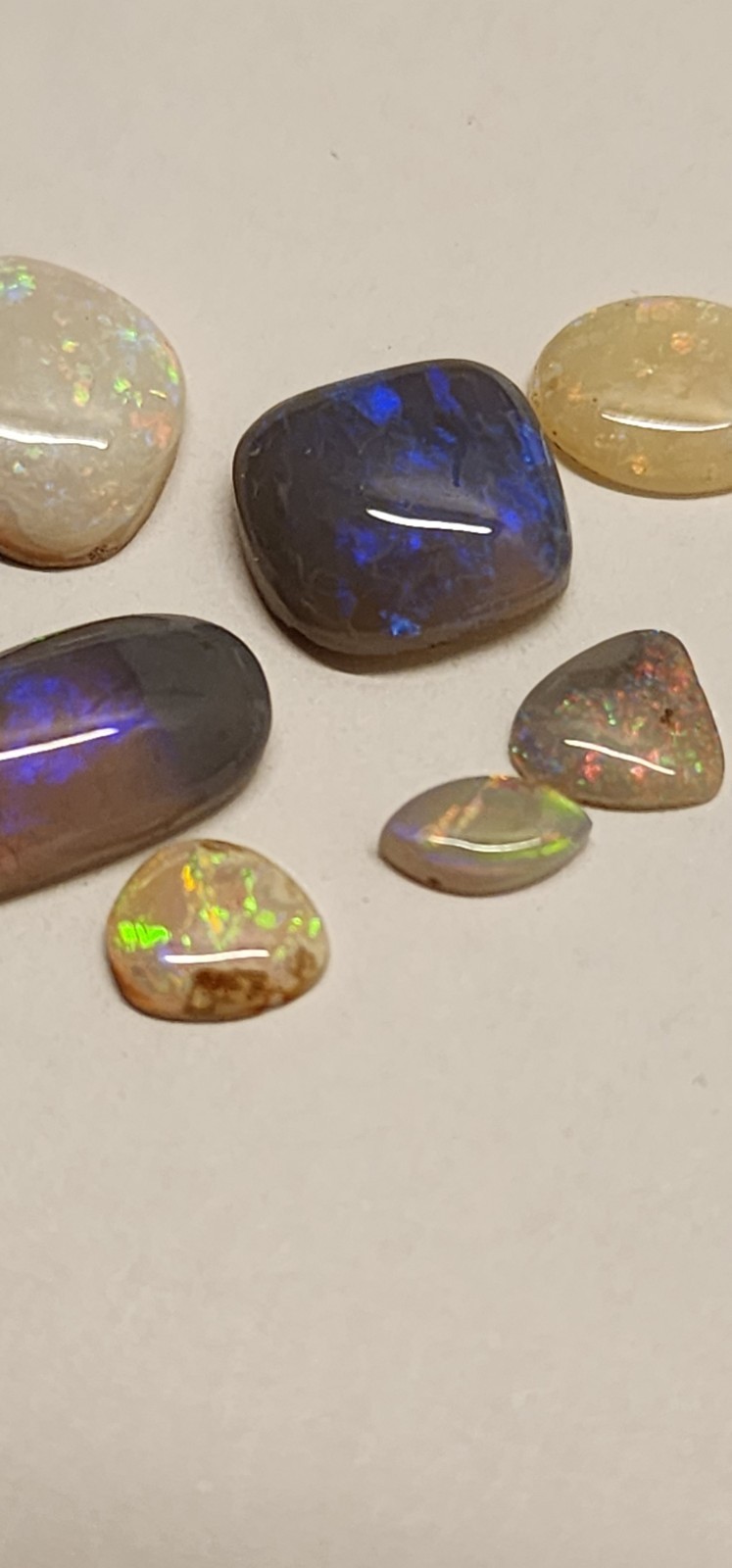 7.9 Carats Lot Of Natural Australian Opal Cabochons