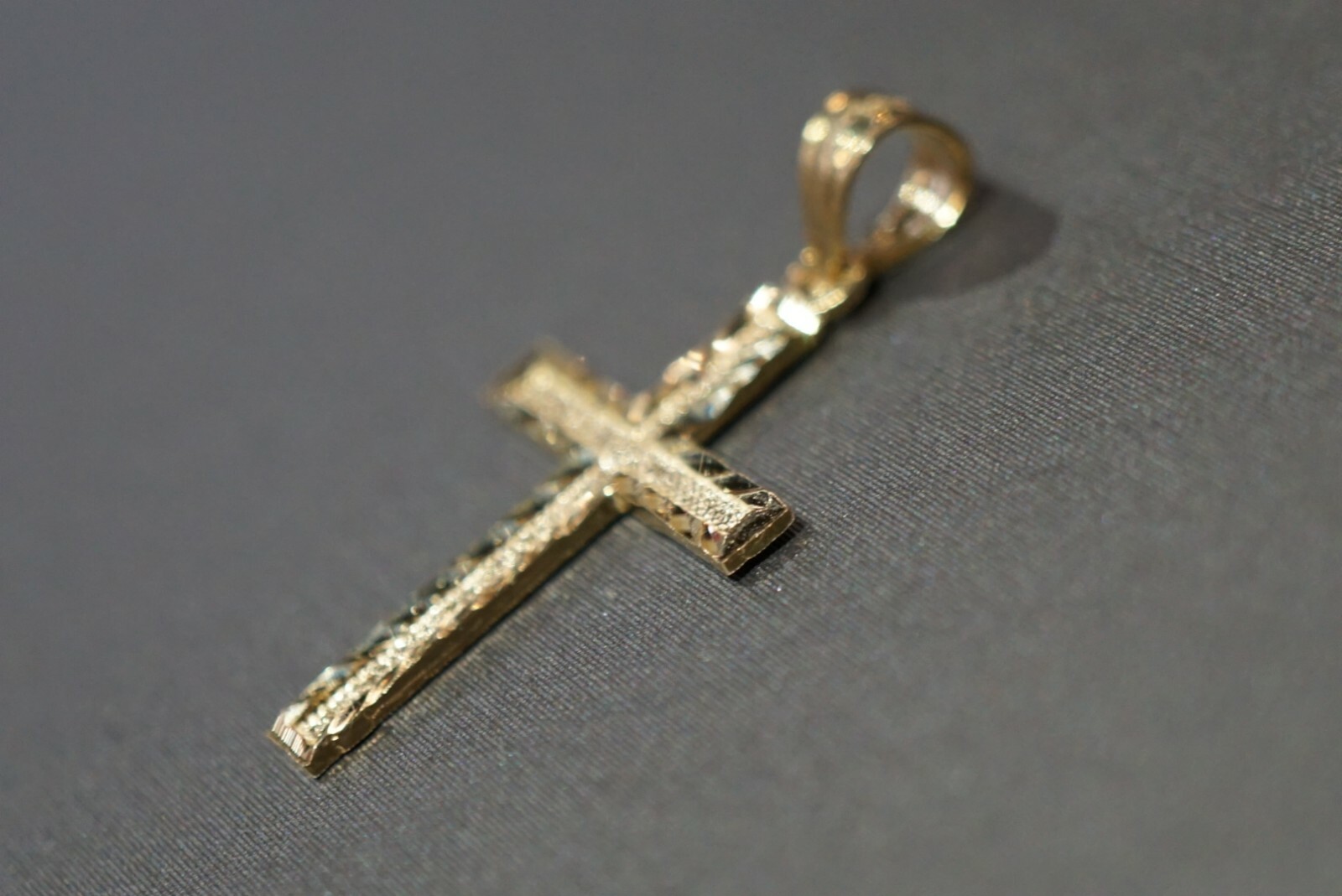 14K Solid Yellow Gold 1″ Diamond Cut Small Crucifix Cross Charm Pendant.