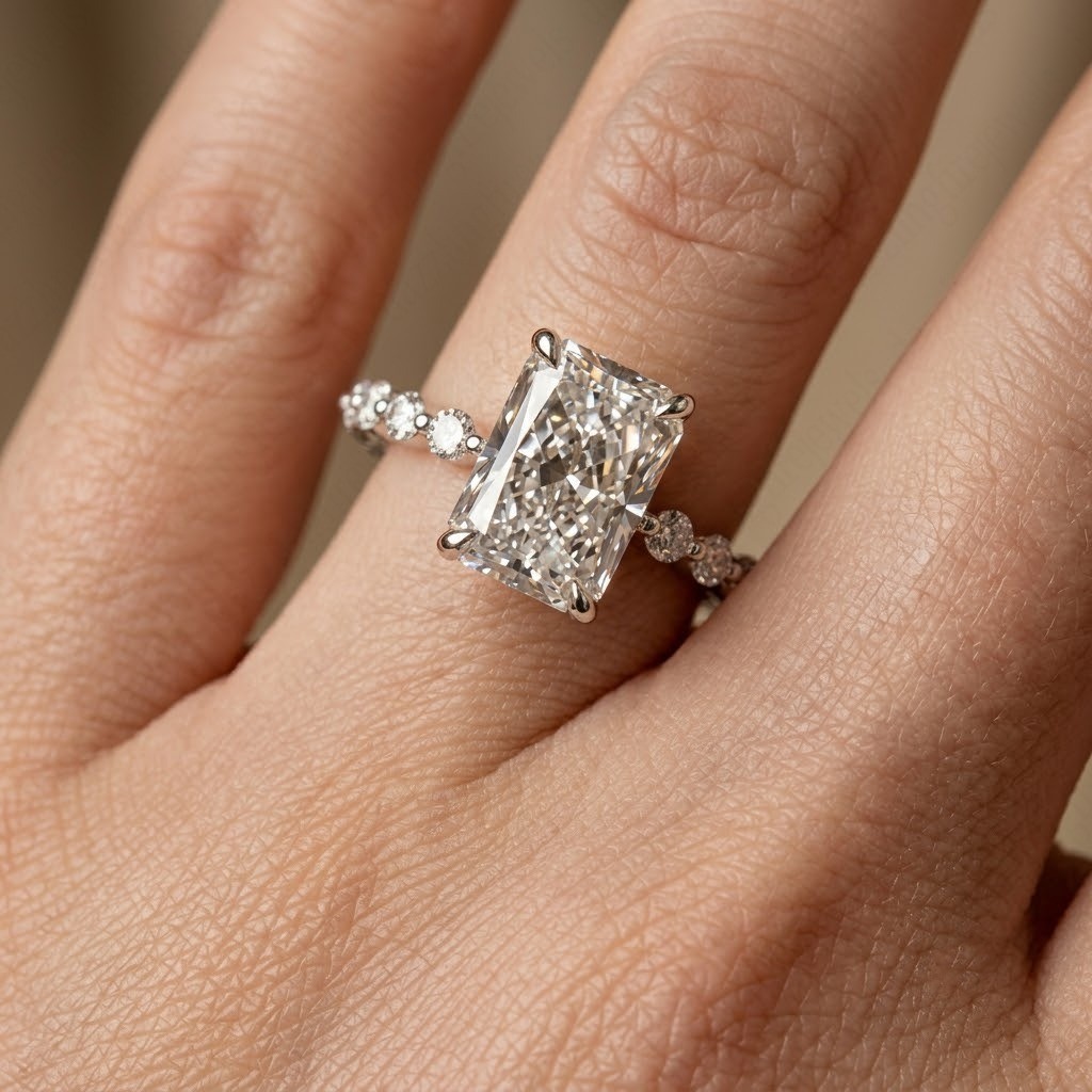 IGI 2.0Ct Radiant Cut E VVS2 Lab Grown Diamond Engagement Ring in 14K White Gold