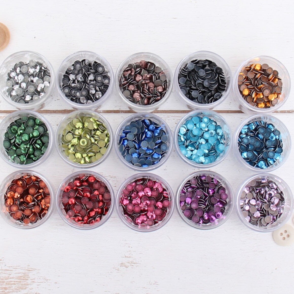 HOT FIX METALLIC RHINESTONES RHINESTUDS 15 COLOR SETS – 5 SIZES (2MM – 6MM)