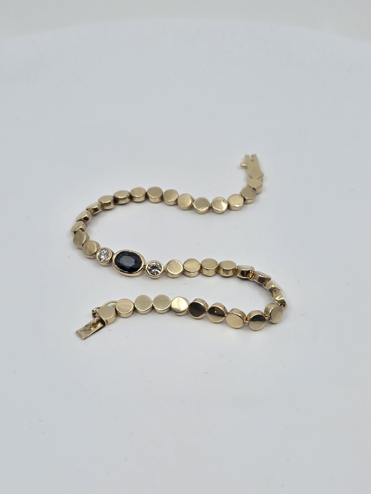 14K Gold Sapphire Diamond Bracelet 12g 7.5″ VS1 Approx .30-.34CTW Bezel Set