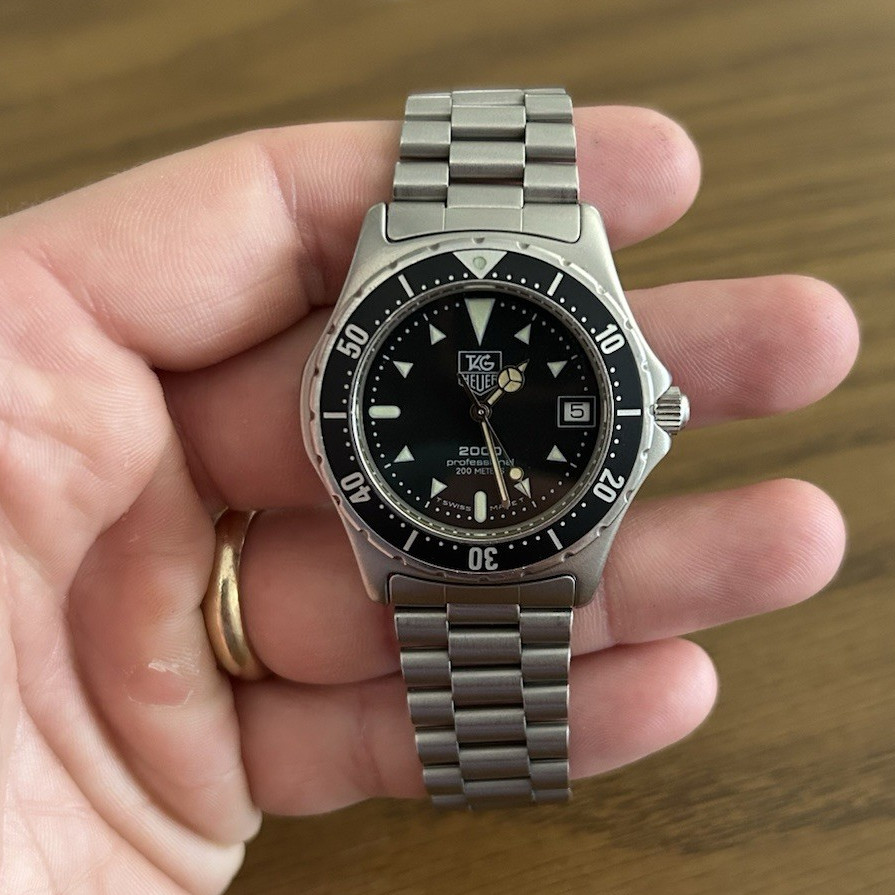 TAG Heuer 2000 Diver Quartz 37mm Black Dial 200m SS Bracelet Date