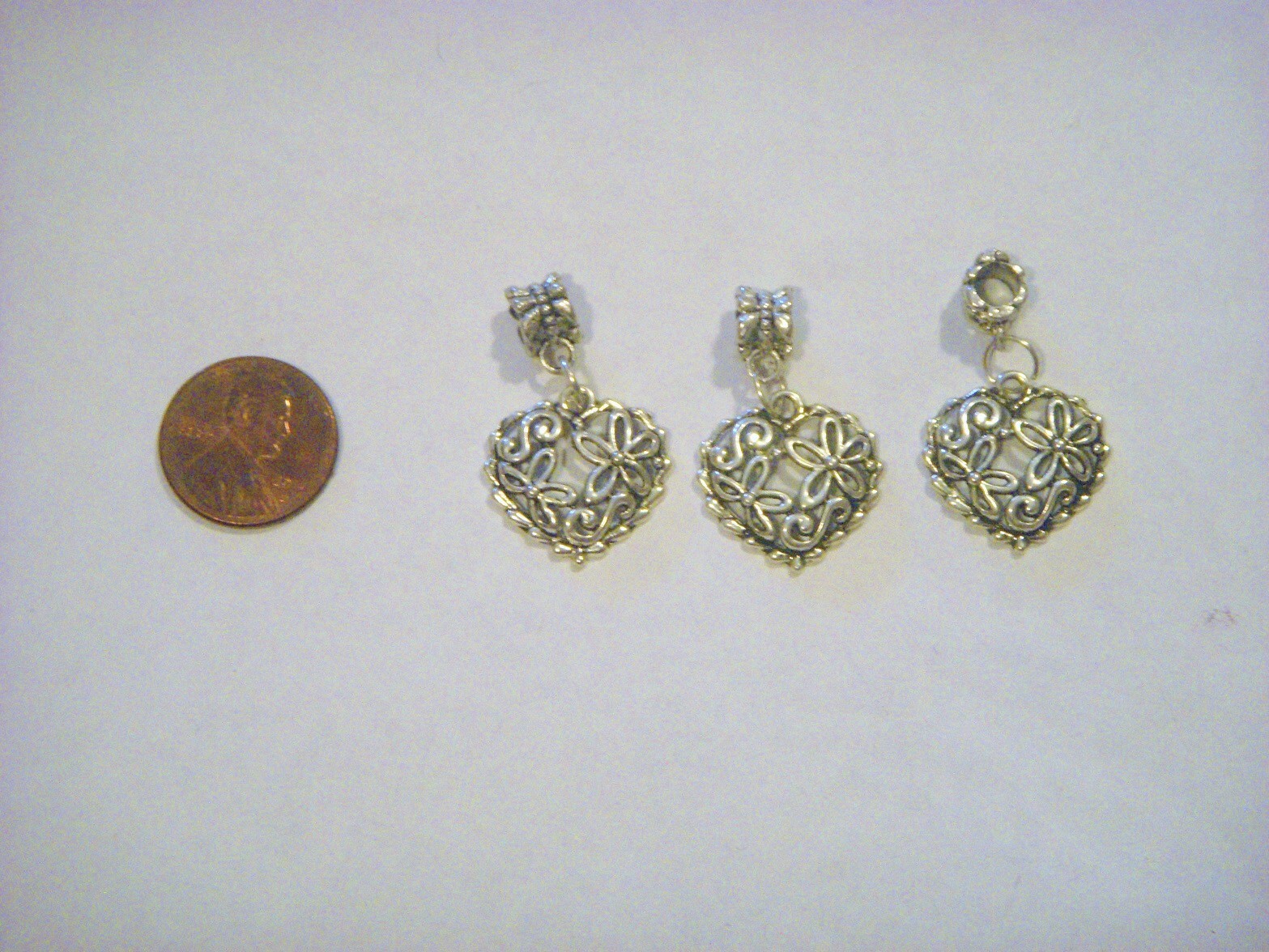 FLOWER HEART – TIBETAN SLIVER SINGLE CHARM DANGLE FOR BRACELETS OR PENDANTS