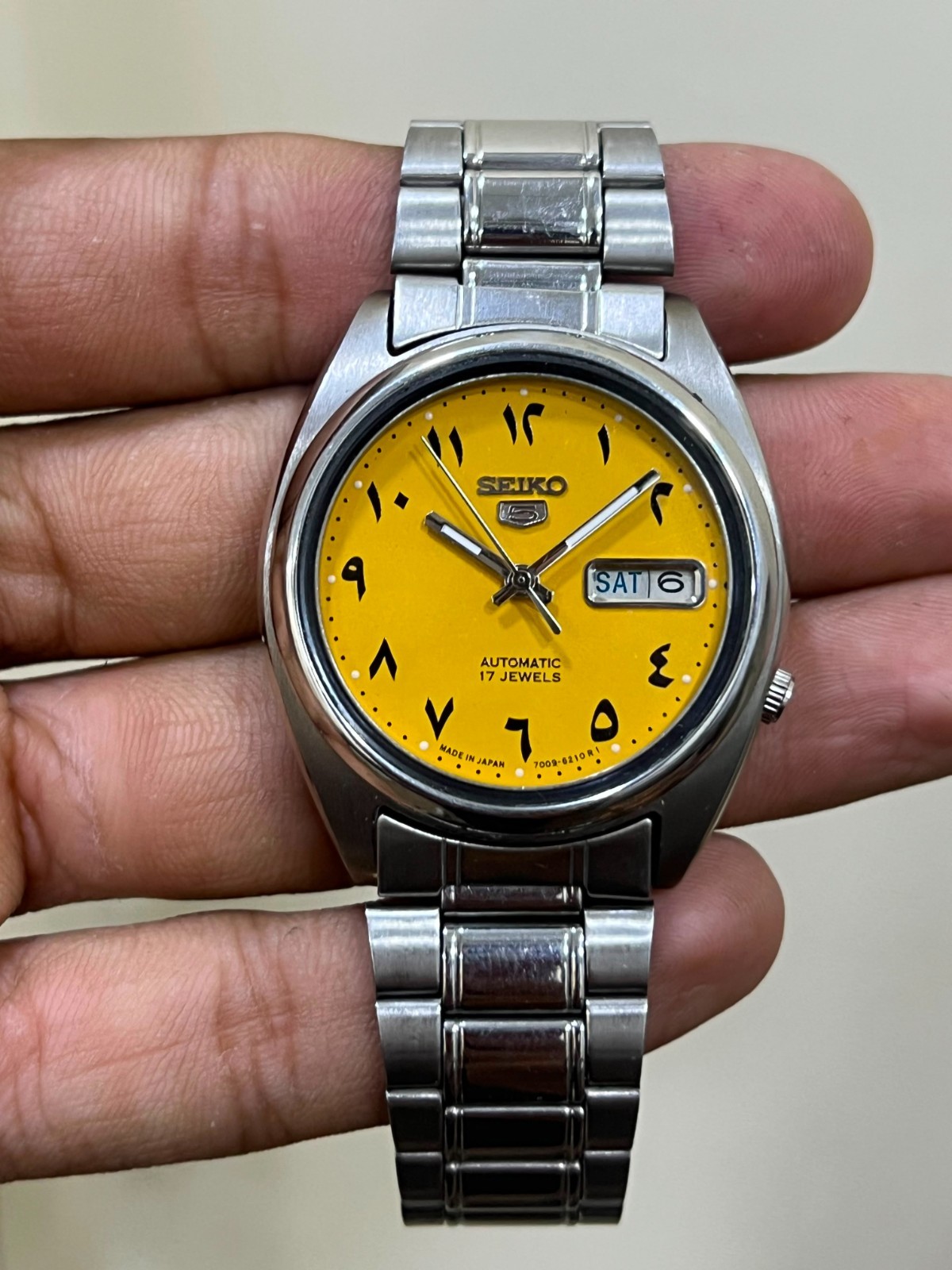 Seiko 7009 Automatic Mens Watch Day/date with Arabic Yellow💛 Dial