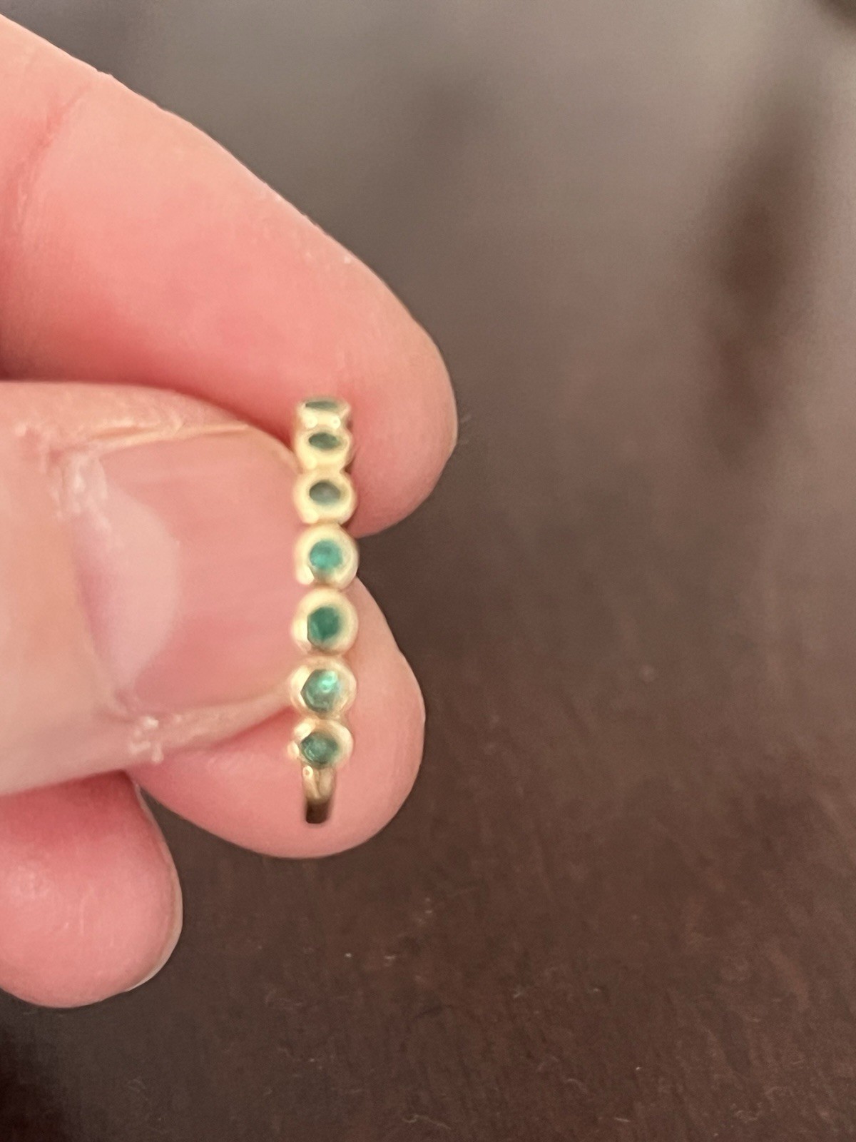 Mejuri 14K Yellow Gold Bezel Set Emerald Band Ring, New in Box Sz 6