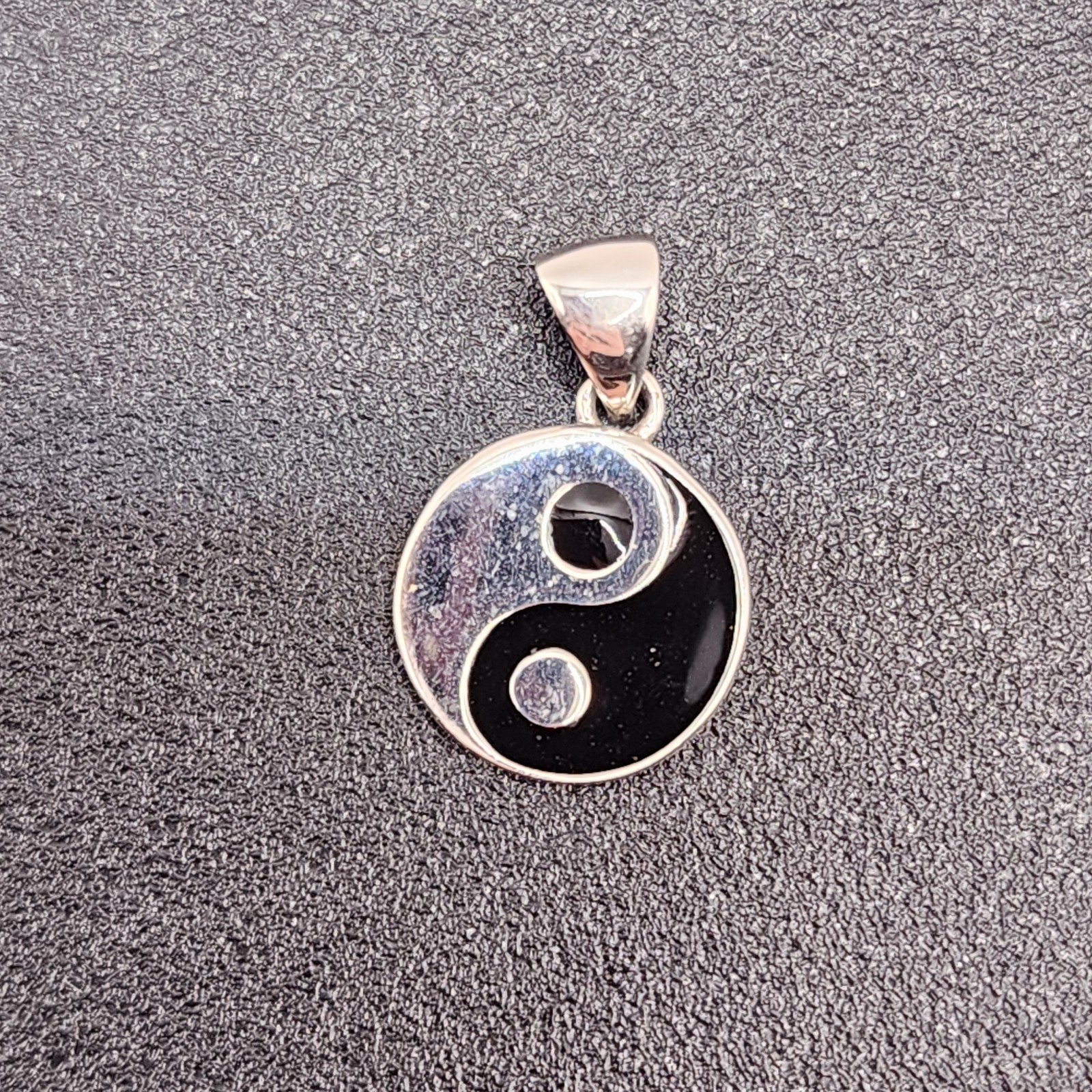 925 NEW Sterling Silver Pendant – Yin & Yang 12mm In Diameter FREE Shipping…