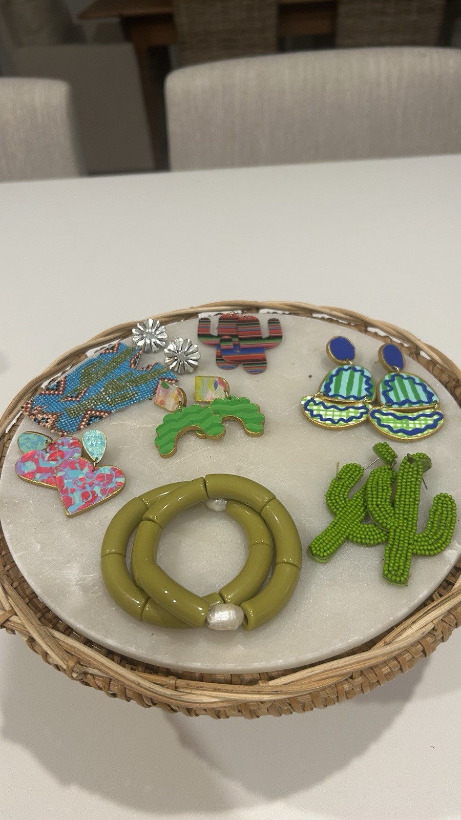 Women’s Fashion Jewelry Mixed Lot: 7pc Earrings, Bracelet & Brooch Multicolor