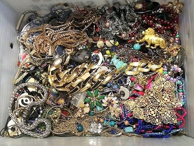 FREE SHIP 3 LBS Huge Lot Jewelry VTG Now Rhinestone Harvest Brooch Art FUN HUNT!