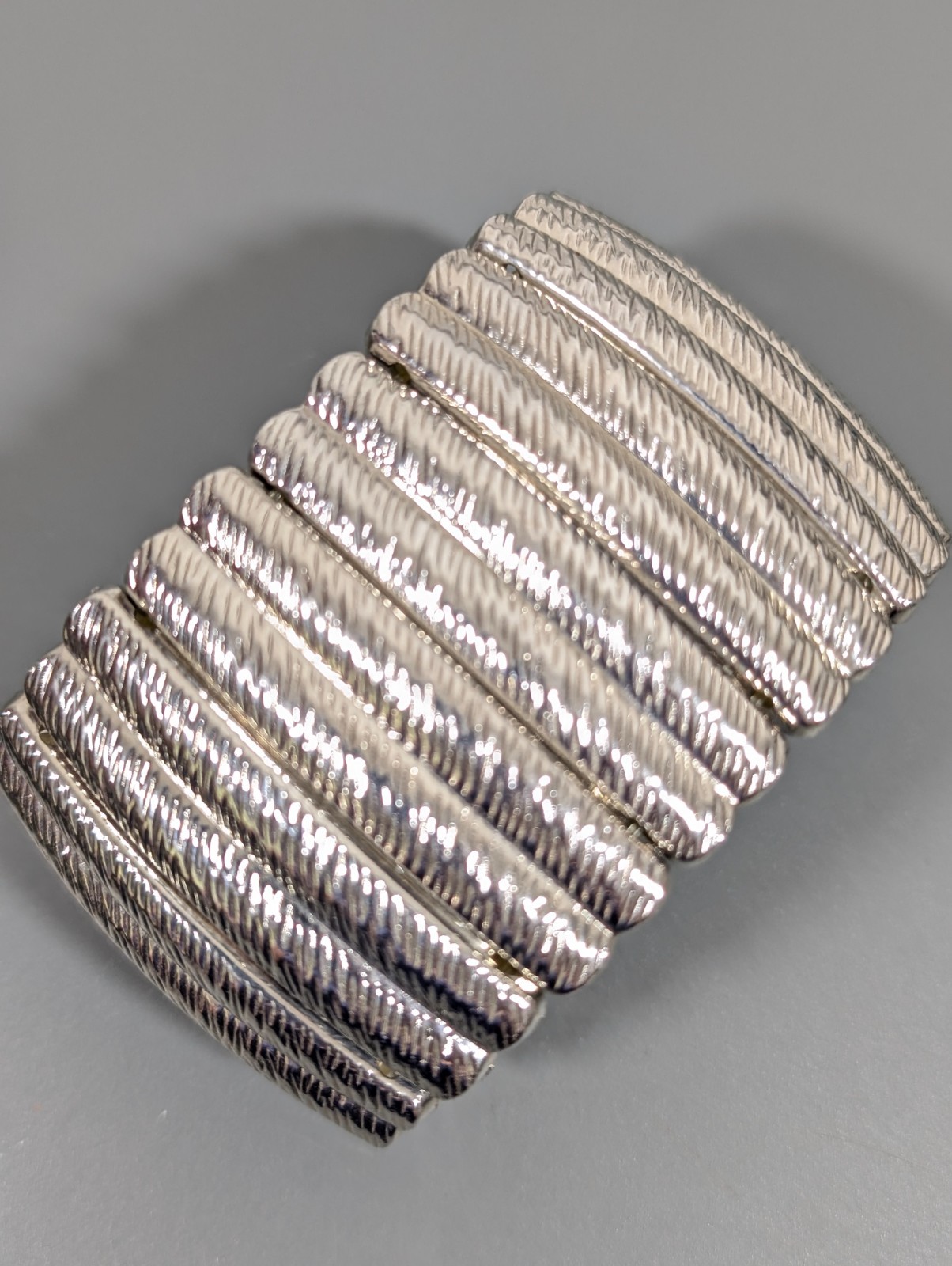 Wide Silver Tone Rhinestone Bracelet Textured Stretch Modernist 6.5 in