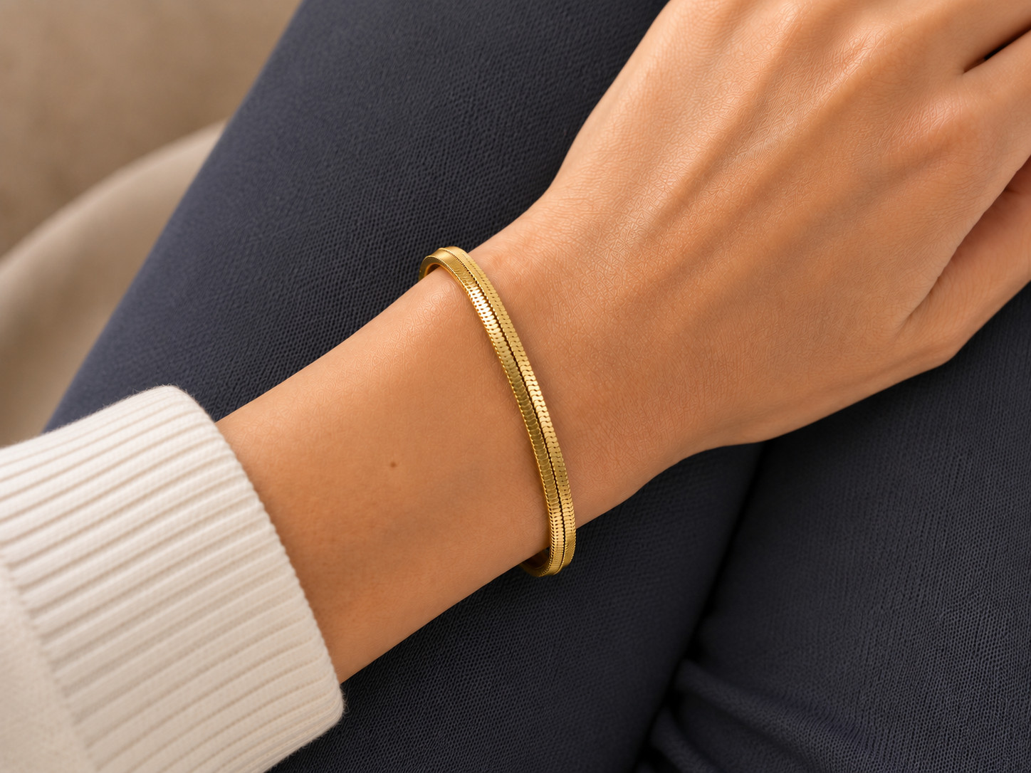 Vintage Signed Monet Gold Tone Herringbone Chain Bracelet 7 Inch