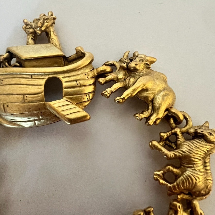 AJC Vintage Noah’s Ark Bracelet Brushed Gold Animals Signed NOS 1980s Noahs 6.5″