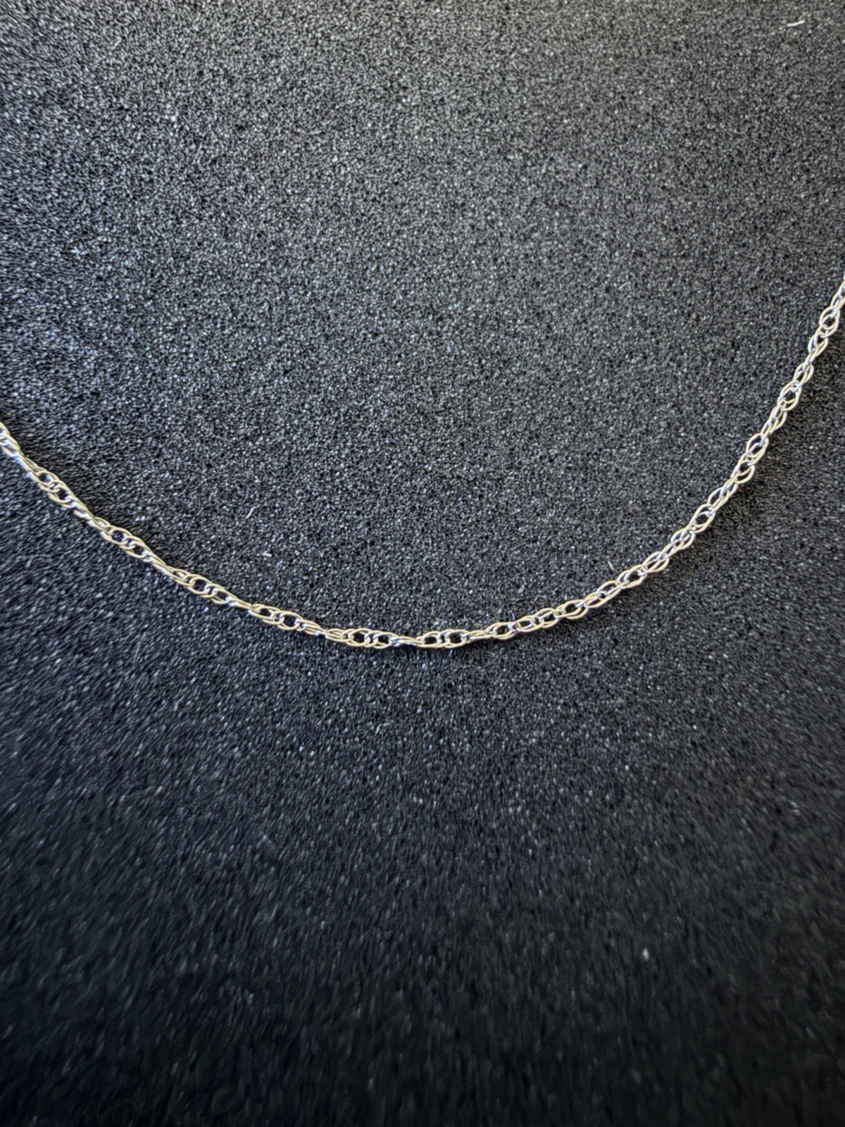 10k White Gold 0.8mm Singapore Necklace – 18in