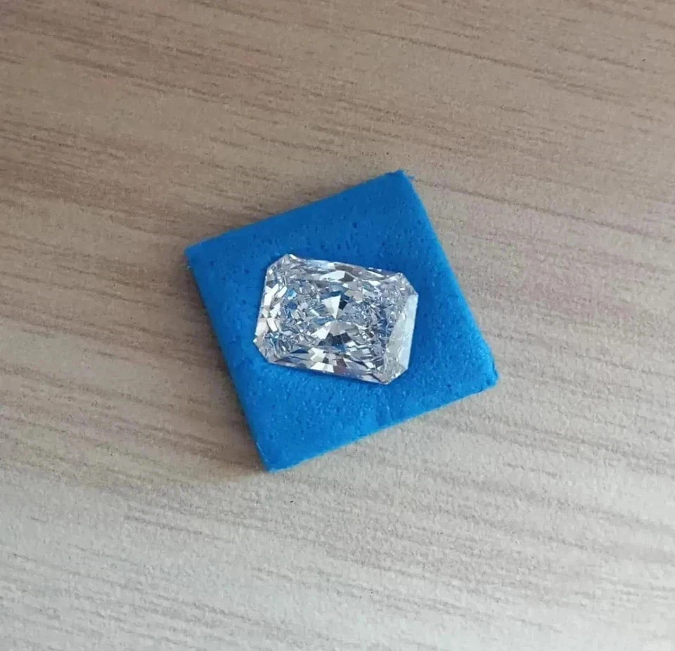 Loose 4.00 Ct Radiant Cut CVD Lab-Grown Diamond Certified D Color VVS1 Clarity