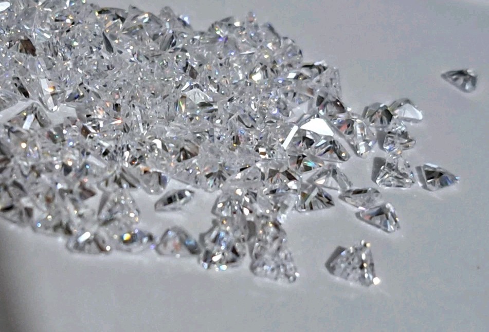 50 pieces 3.5 mm Triangle Cut CZ Cubic Zirconia Loose STones