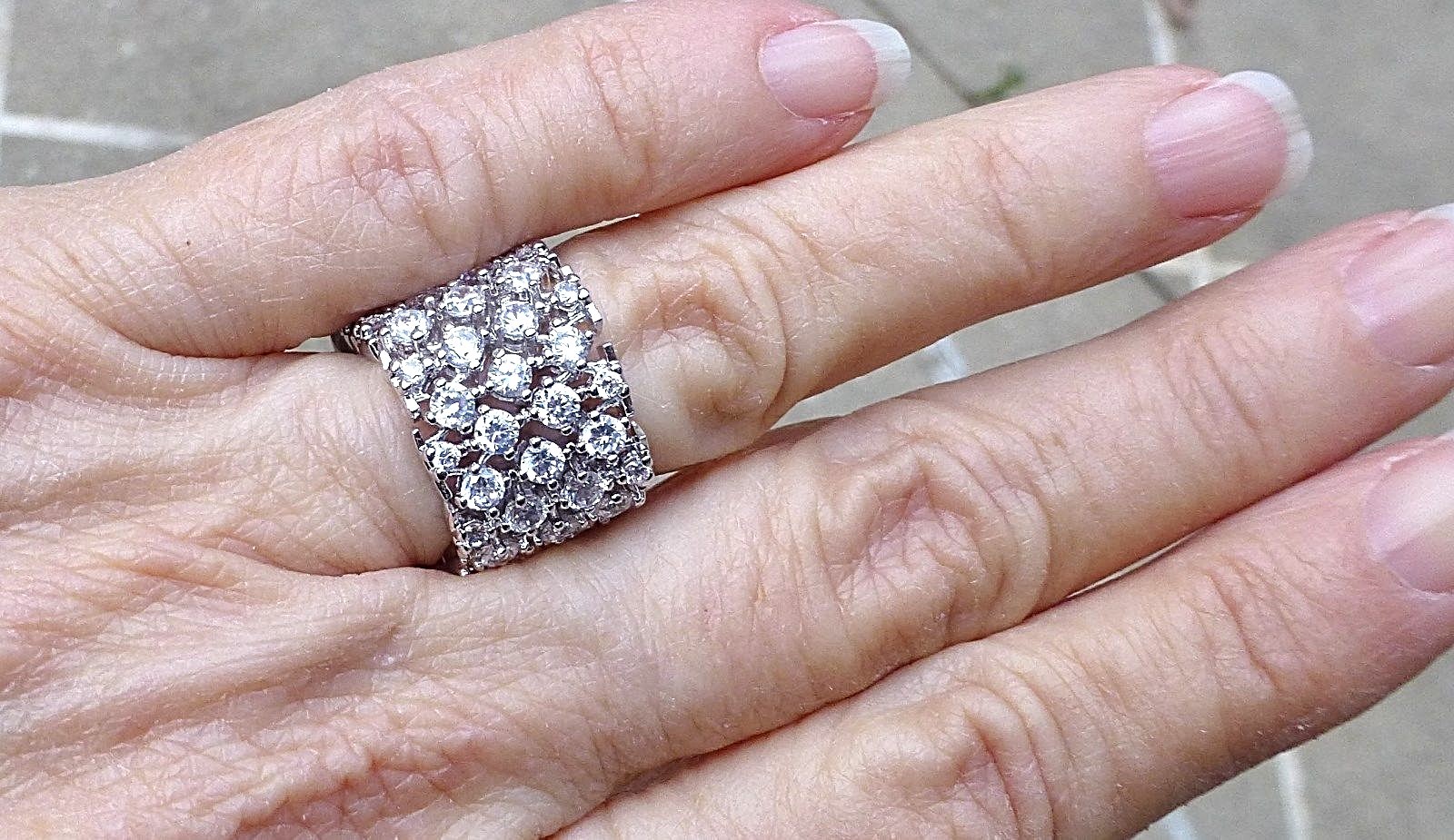 Band Ring Flexible-Silvertone-1/2″ Wide-4 Rows of SHINY CZ’s-NWT-Size Selectable