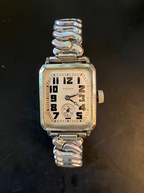 1930s Vintage Waltham Art Deco Design with Original Silver Stretch Band