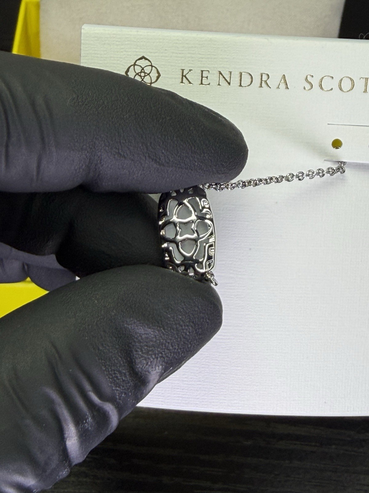 Kendra Scott Silver Tone Cable Chain Necklace w/ Oval Gray Prong Pendant