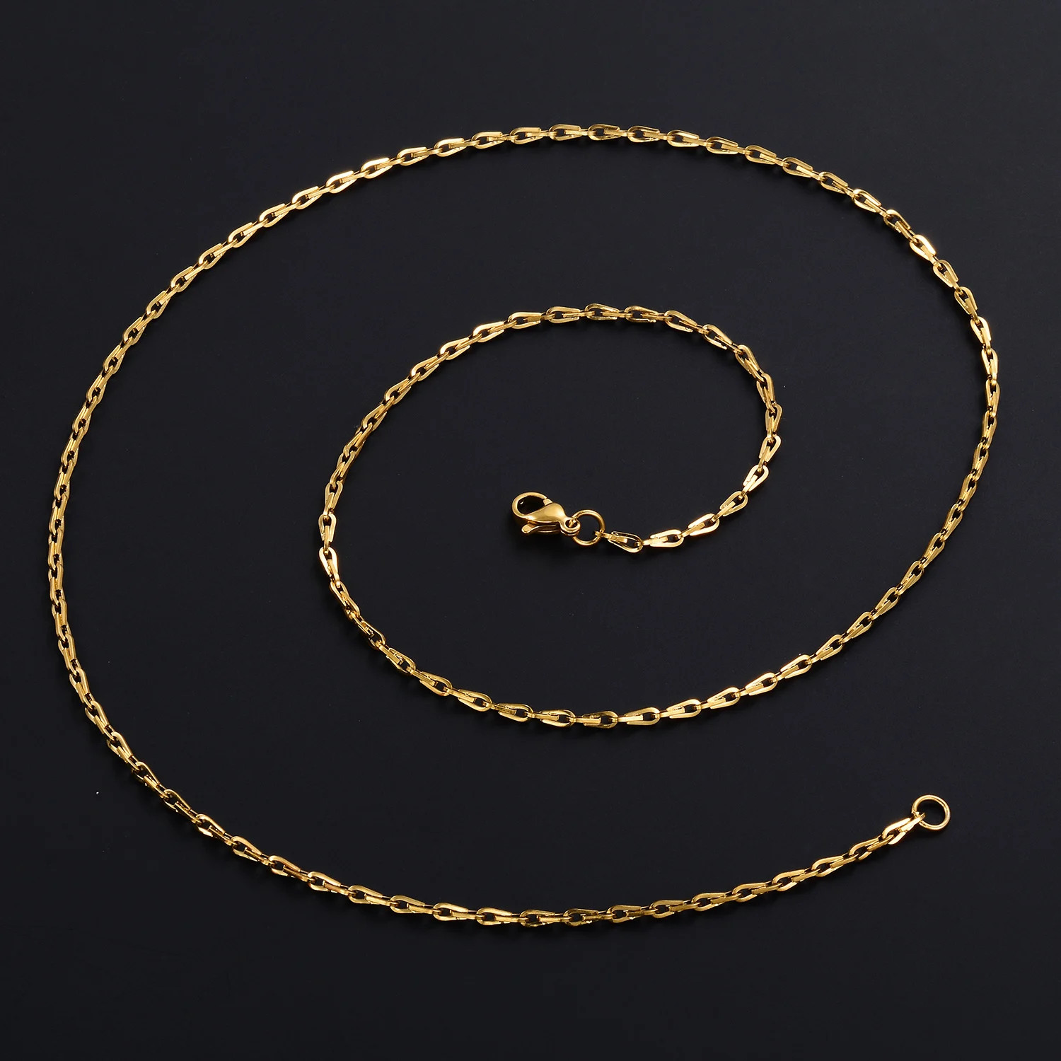 316L Stainless Steel Thin Necklace Cable Chain on the Neck PVD Gold Plated Water