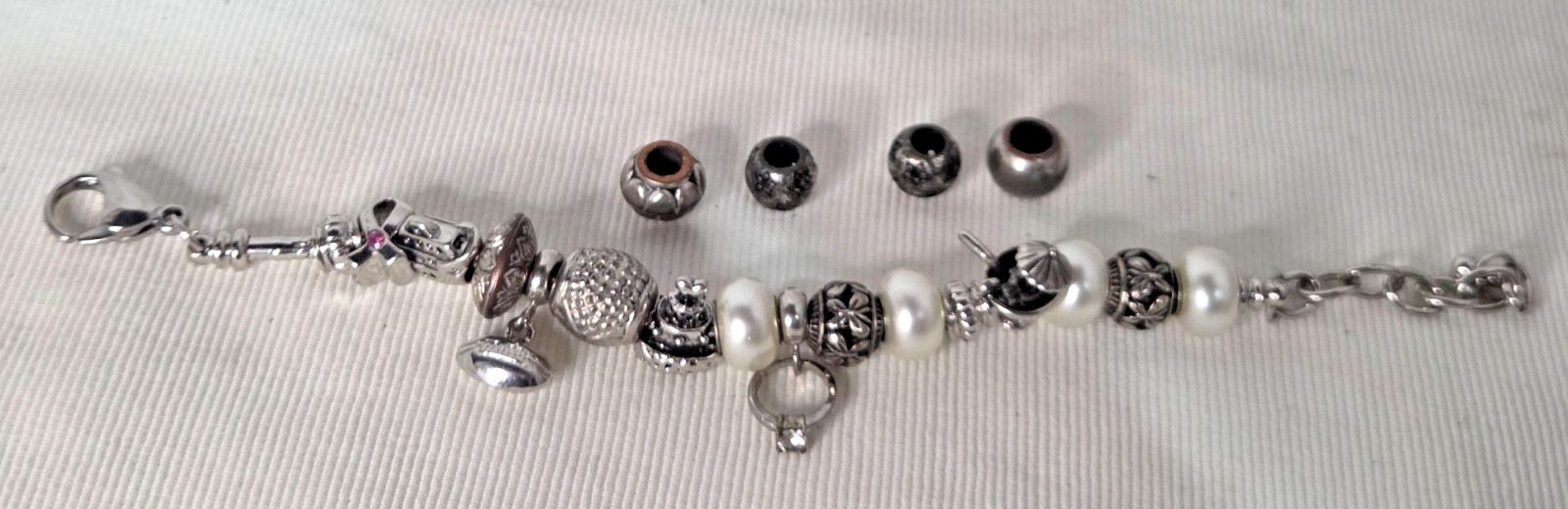 Silver tone Mesh Style European Charm Bracelet w/18 Charms Adjustable 8.25”