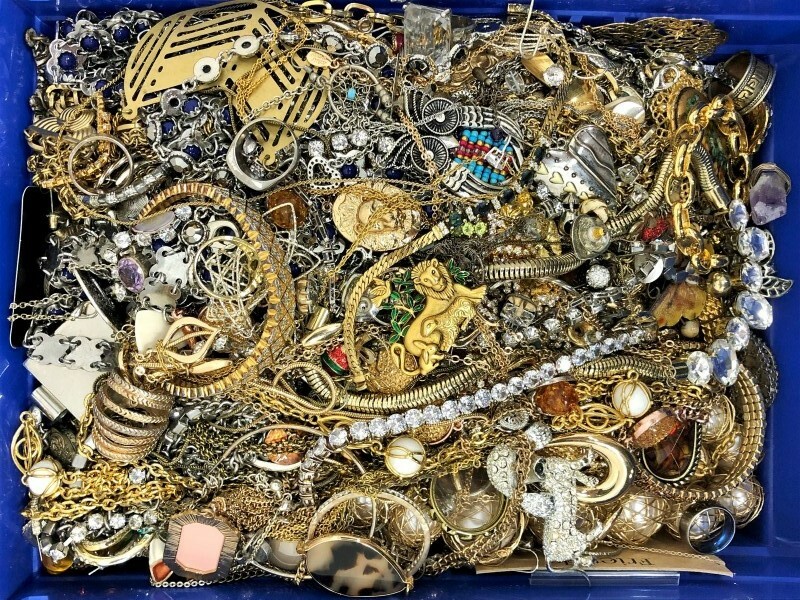 FREE SHIP 3 LBS Huge Lot Jewelry VTG Now Rhinestone Harvest Brooch Art FUN HUNT!