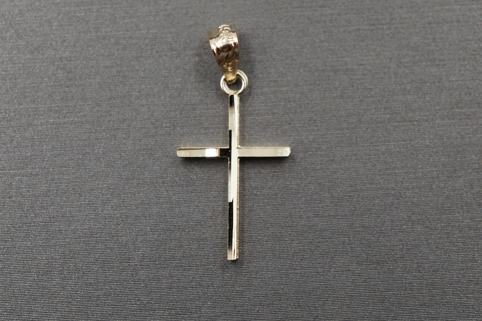 10K Solid Yellow Gold 0.9″ Small Diamond Cut Crucifix Cross Charm Pendant.