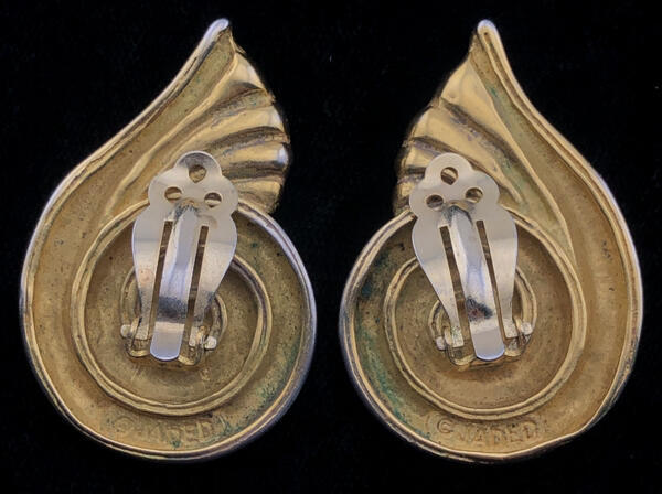 Vintage JADED Jewels NYC Ancient Shell Stylized Swirl & Wing Clip EARRINGS,fjt