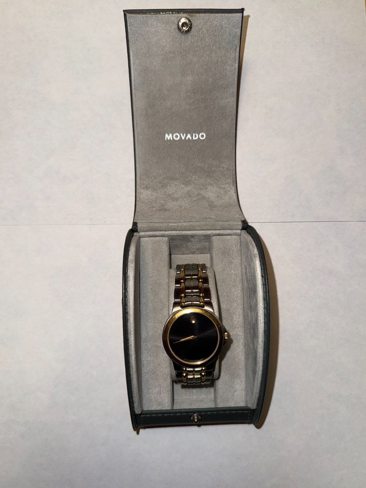 MOVADO MUSEUM 81 E4 9885 TWO TONE BLACK DIAL QUARTZ 34MM WRIST WATCH