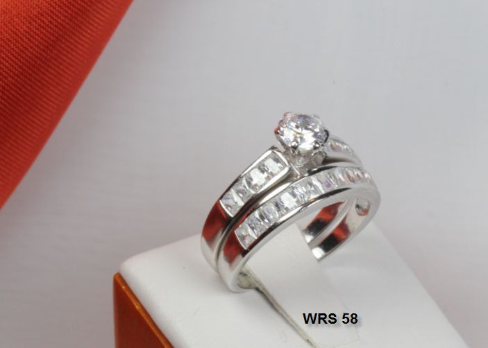 GORGEOUS CLASSIC STYLE STERLING SILVER ENGAGEMENT AND WEDDING RING SET-19 STONES