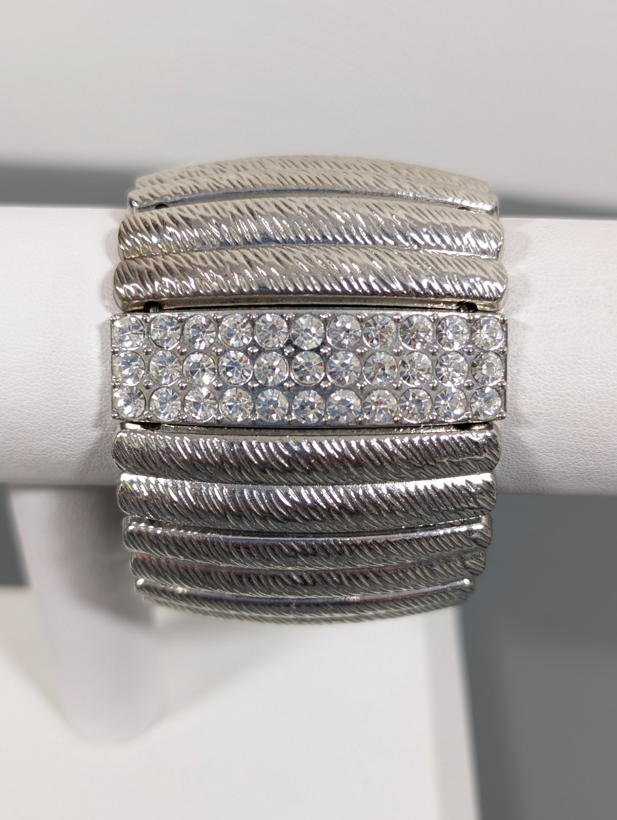 Wide Silver Tone Rhinestone Bracelet Textured Stretch Modernist 6.5 in