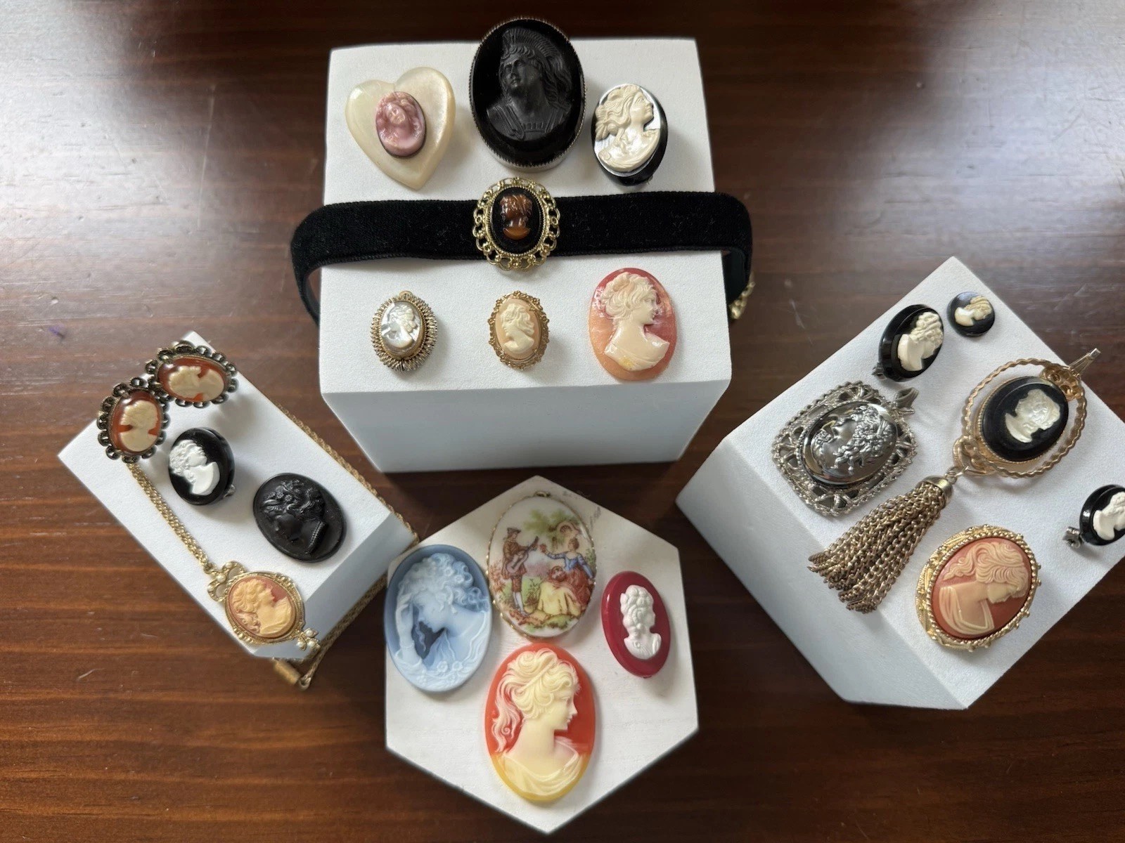 Vtg To Now Costume Jewelry Lot Cameos 21 Pieces Some Signed Carved Shell Germany