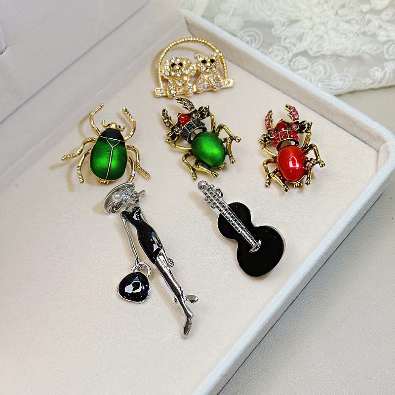 wholesale 20pcs Mix Design Vintage Brooch Pins Lot Enamel Crystal Pearl Resale