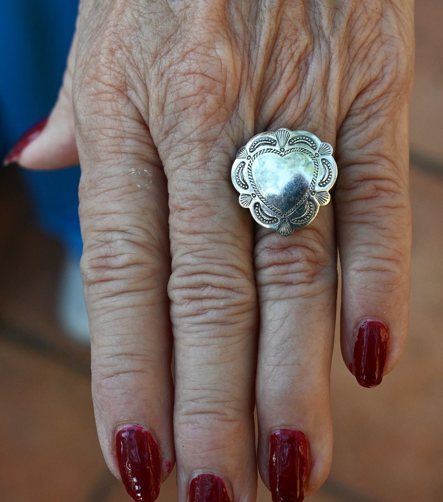 Unique Navajo Button Cover Ring by Davin Benally Sterling Silver 5.8 grams