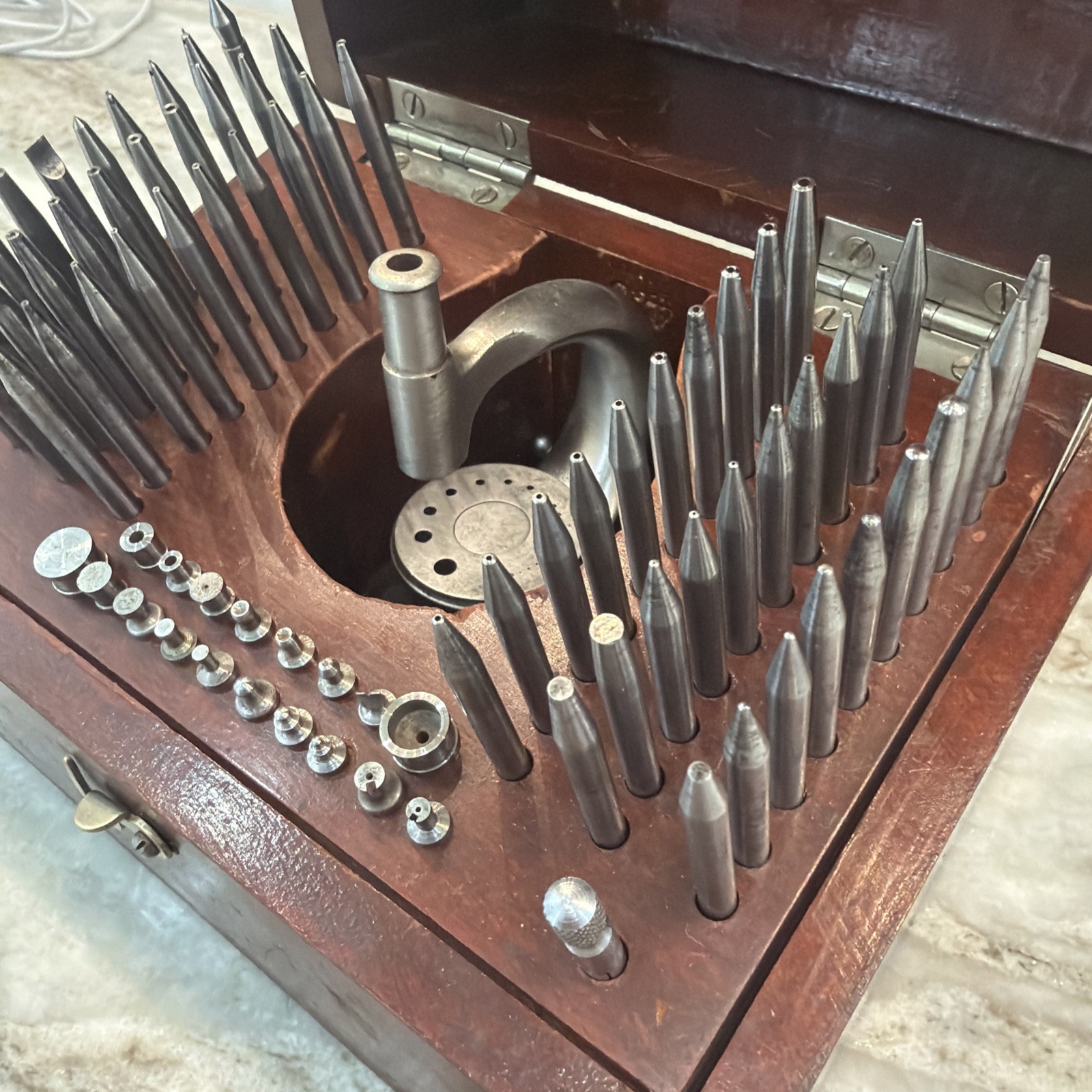 K & D Staking Set – 600 Series – 60 Stakes – 18 Stumps (See List In Description)