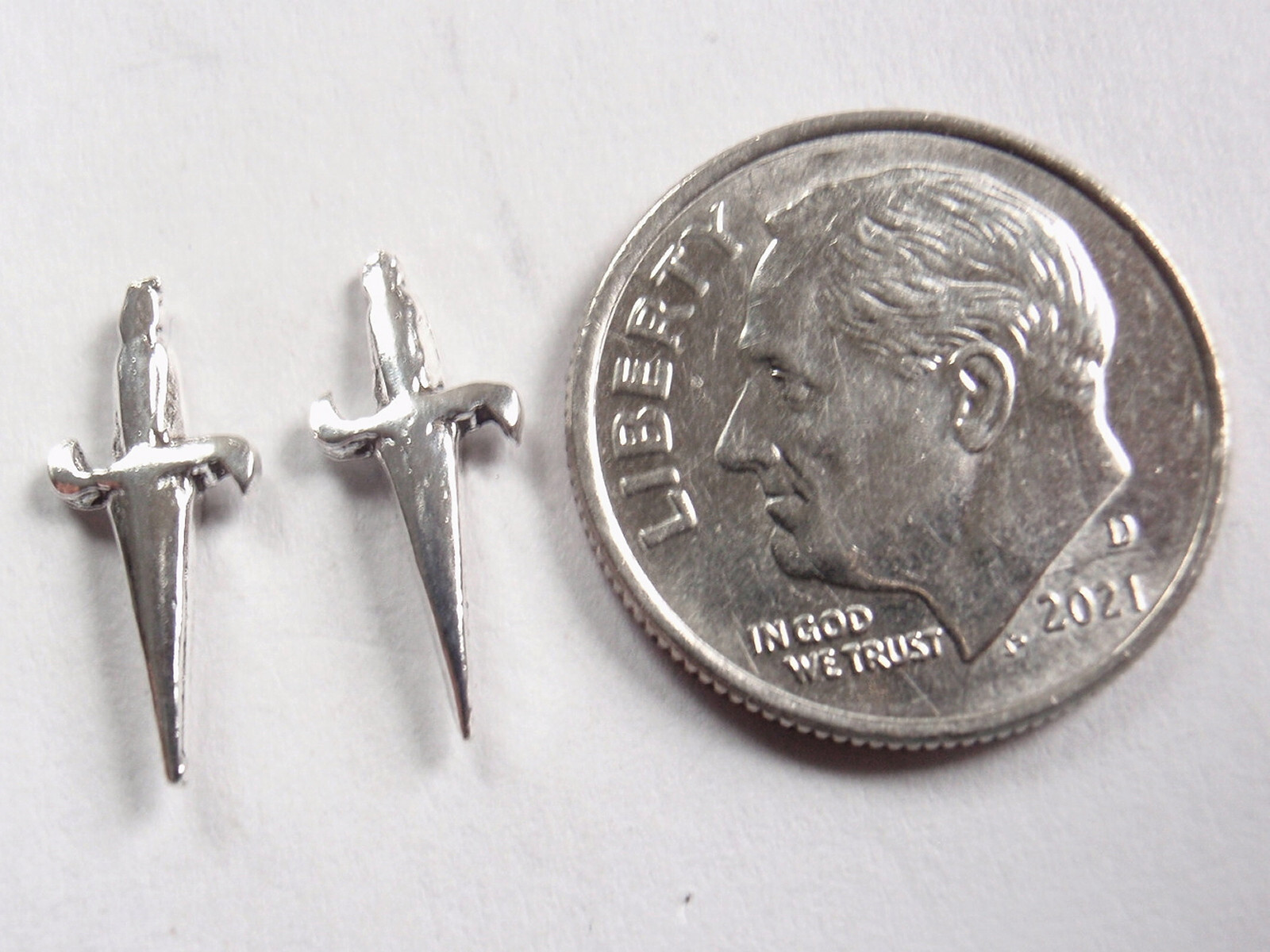 Knife 925 Sterling Silver Stud Earrings knives
