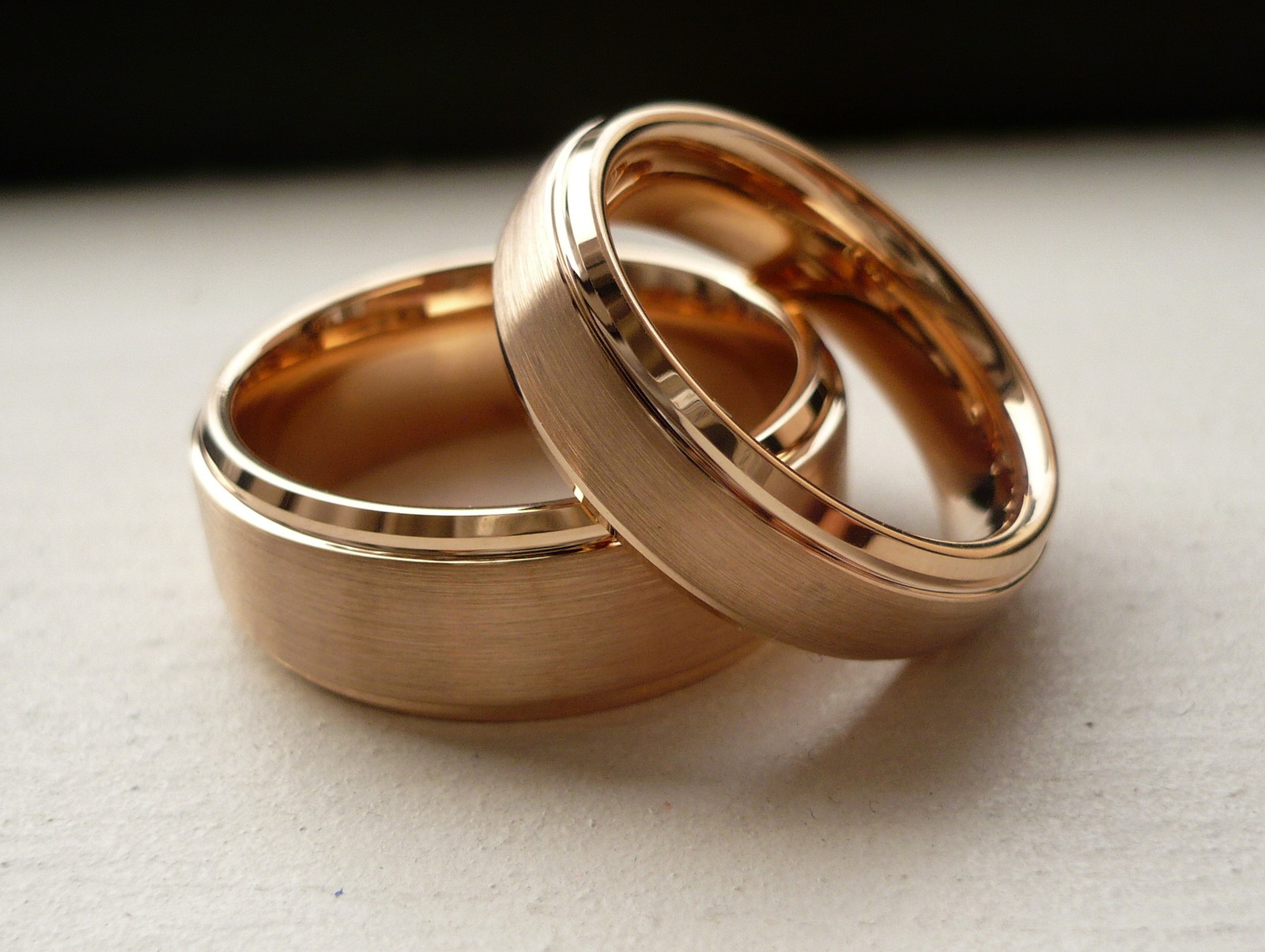 TUNGSTEN CARBIDE ROSE GOLD PLATED HIS & HER WEDDING BAND RING SET 8&6MM SZ 5-15