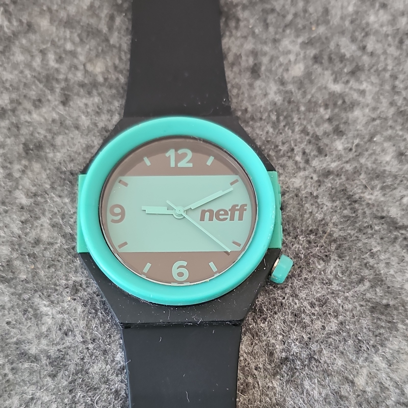 Neff Stripe Analog Quartz Wristwatch Black Rubber Band Blue Case 50m 5 ATM
