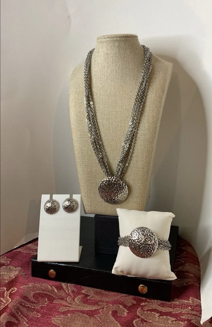 Silver tone stainless steel jewelry set