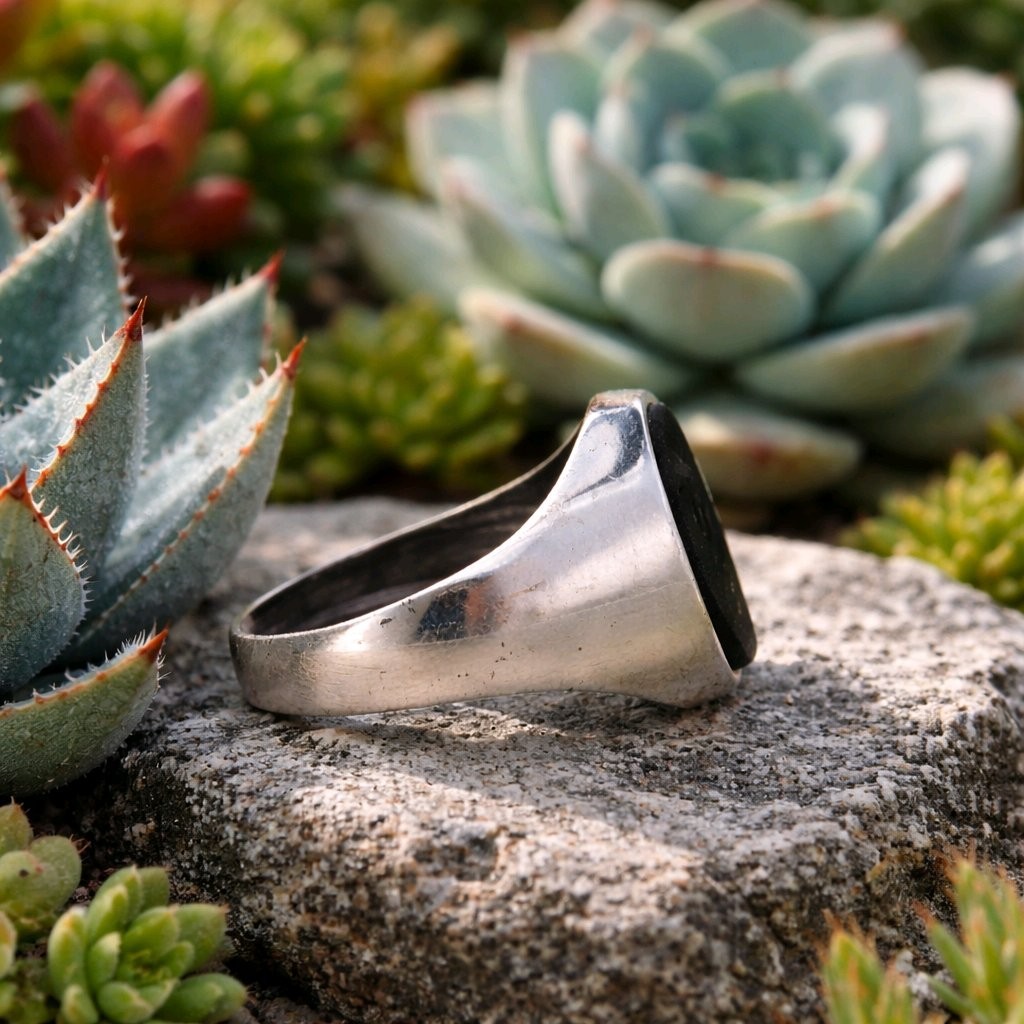 Sterling Silver 925 Mens Smooth Plain Band Oval Black Onyx Ring