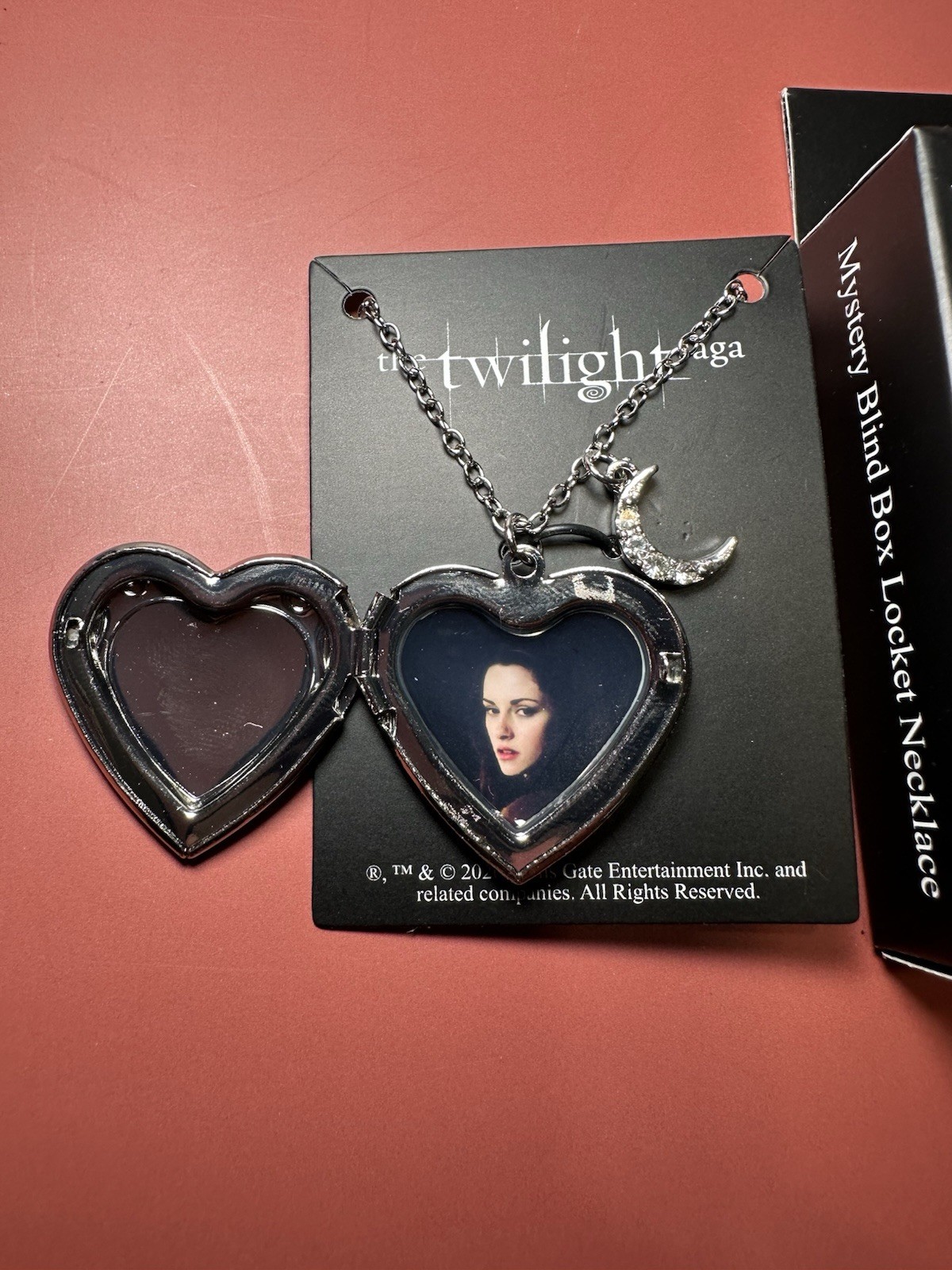 Twilight Saga Blind Box Heart Locket Necklace With Charm – Bella Swan