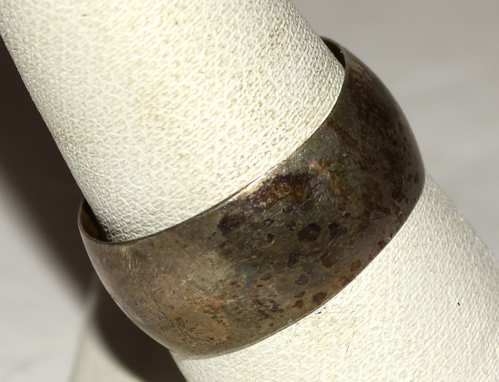 Vintage Signed J with an Arrow Plain Sterling Silver Band Ring 5.3 Gram Size 8.5