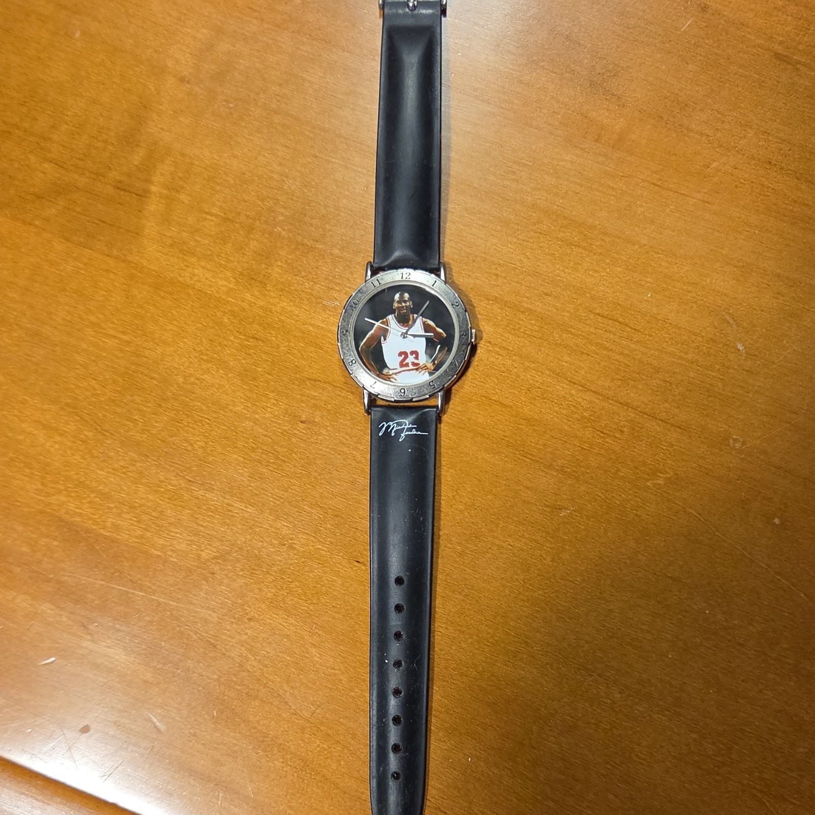 Michael Jordan #23 Photo Dial Quartz Analog Wristwatch. Don’t Know If It Works