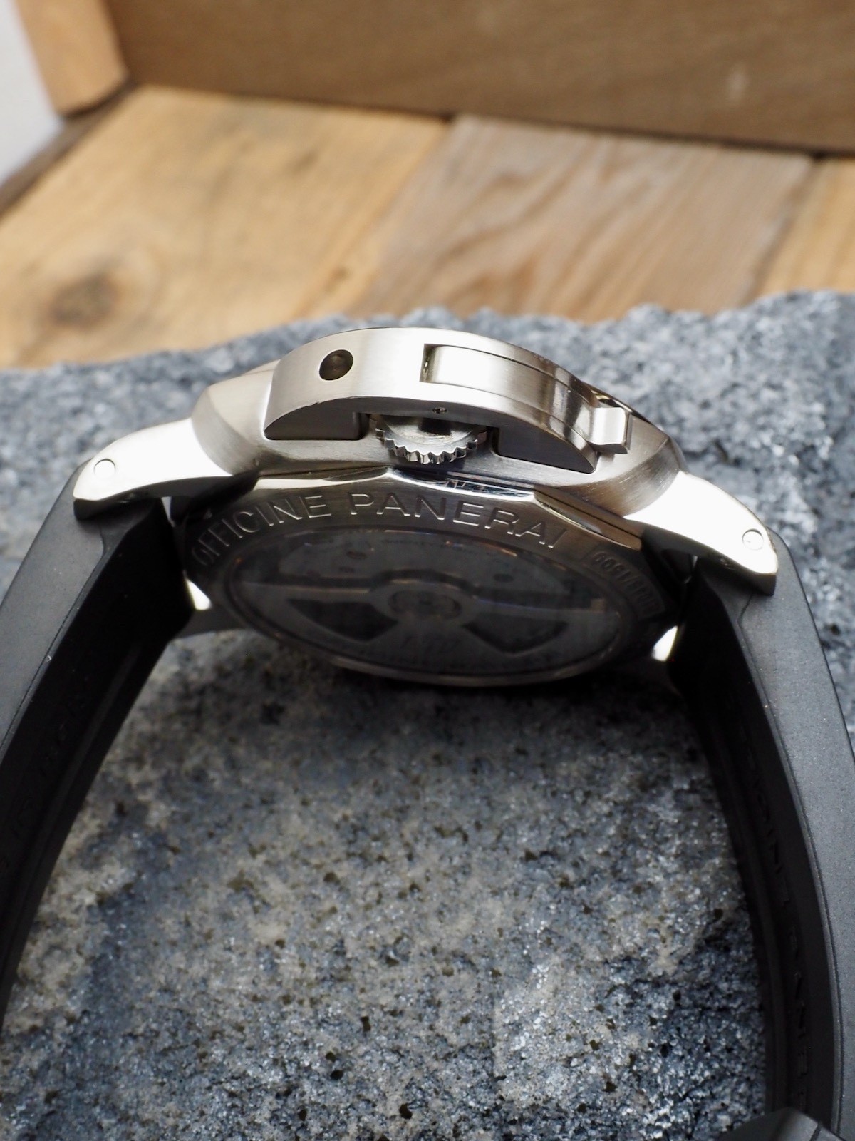Panerai 42mm Luminor Automatic Date PAM00392 “R” Box and Papers! Great Value
