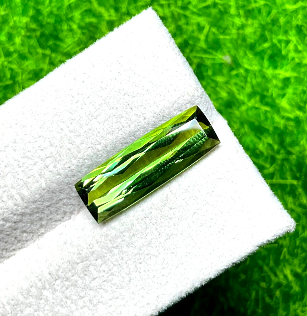 5.01cts natural top quality vivid green tourmaline long cushion loose gemstone