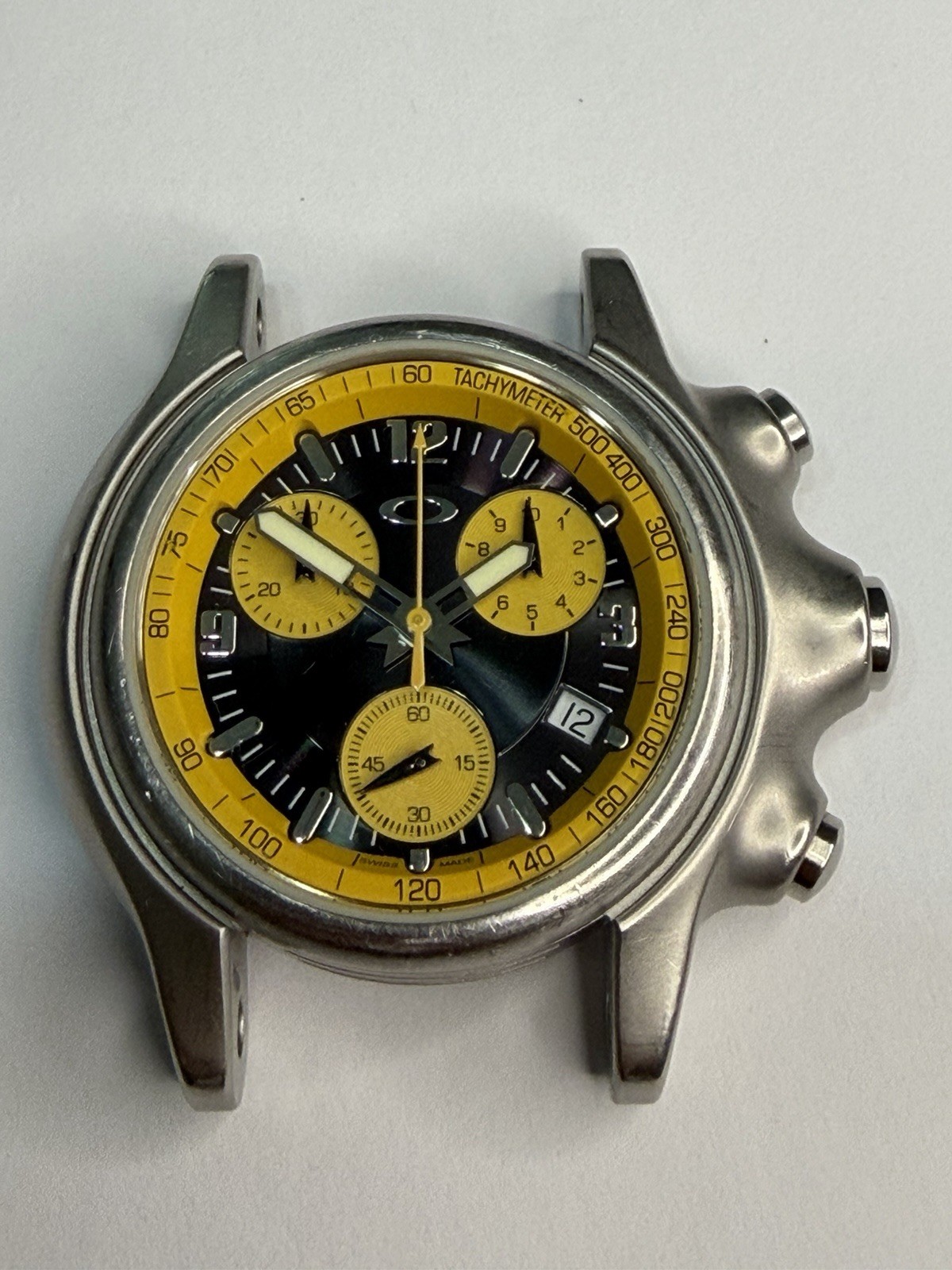 Oakley Holeshot Watch Head Yellow Dial. Oakley Hole Shot Watch’s Case X-Metal