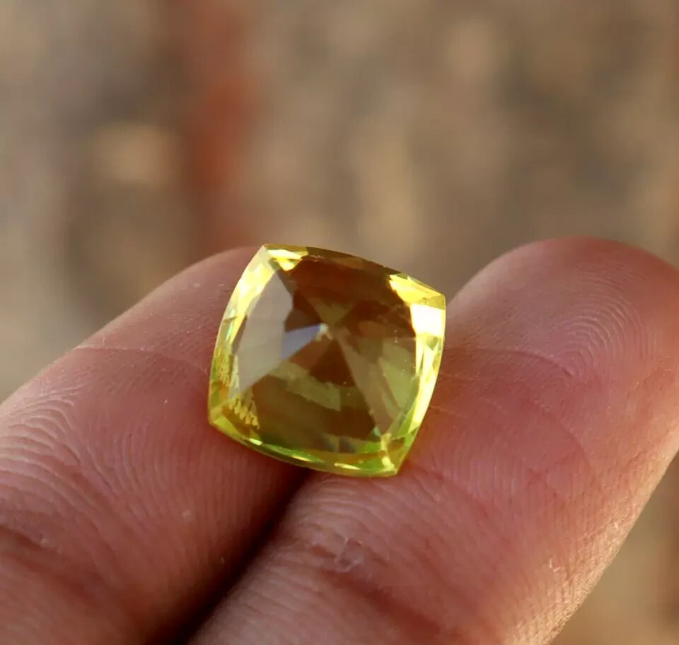 Yellow Superb Sapphire Cushion Cut 10-11 Ct Natural EGL CERTIFIED Loose Gemstone