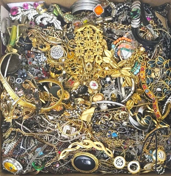 Tangled Jewelry Lot 3 Lbs Unsorted Unsearched Vintage & Modern Junk & Resale